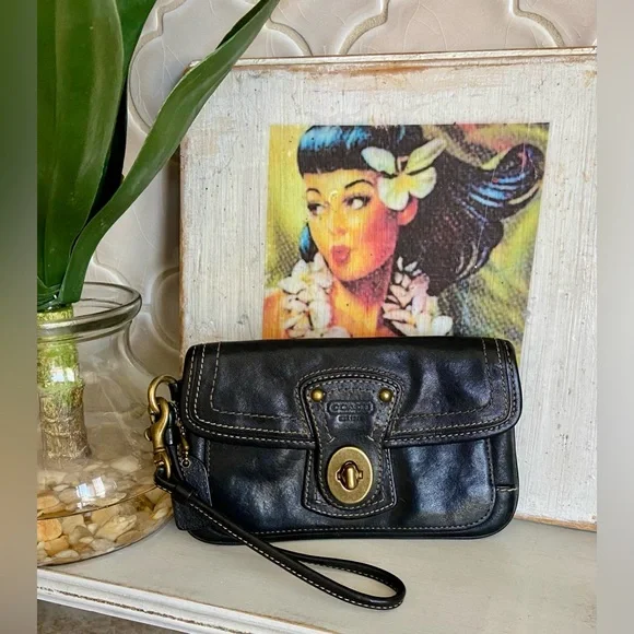🟣 COACH LEGACY 65TH ANNIV WRISTLET - BLACK LEATHER 🟣 - Picture 1 of 4